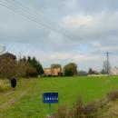 2012 . 10. 31 - Bracholin, widok drogi w kierunku Łekna a po lewej żonka udająca się na zwiedzanie wiatraka. - panoramio